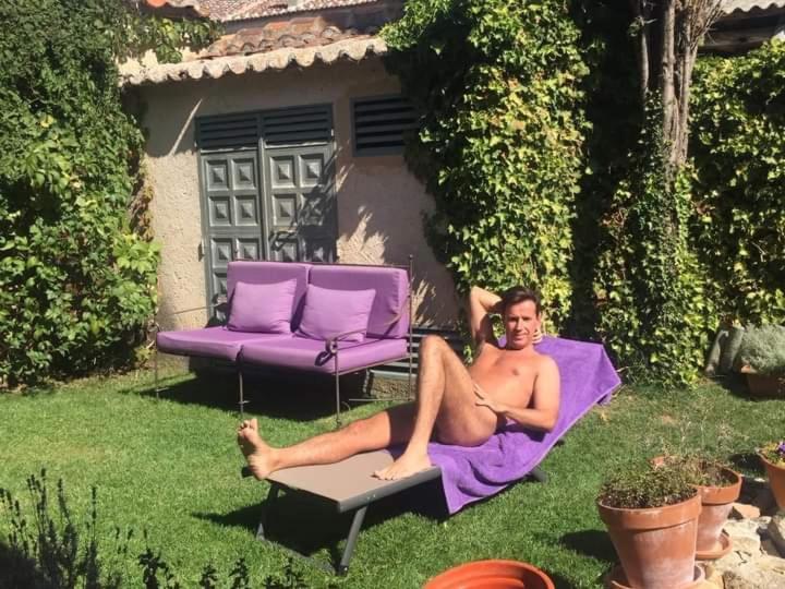 Гостевой дом La Casona De Castilnovo - Gay Men Only Valdesaz Экстерьер фото